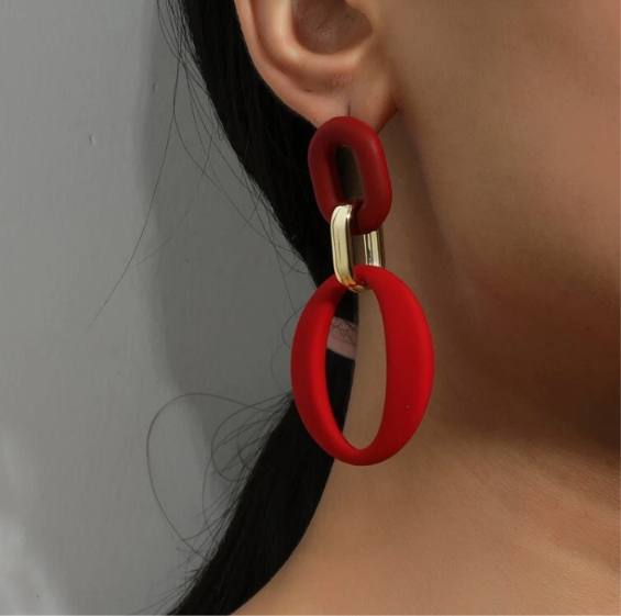 Aretes rojos