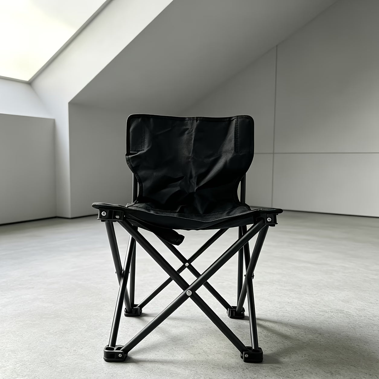 Silla Plegable de Camping  Silla plegable resistente y ligera, ideal para camping, playa, pesca o cualquier actividad al aire libre. Fácil de transportar y armar en segundos.